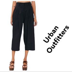 Alice & Urban Outfitters Black High Waist Cropped Pants Culottes Size 4 New